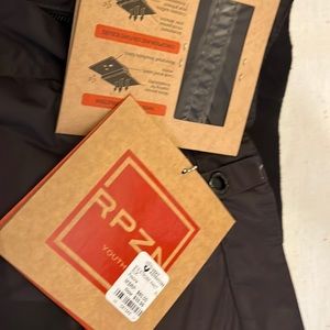 Brand new youth ski/snobpard pants XL//TG RPZN